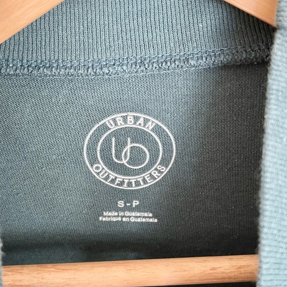 Urban Outfitters UO New Wave Mandala Mock Neck Teal Orange T Shirt Women’s S /OS - Picture 11 of 11